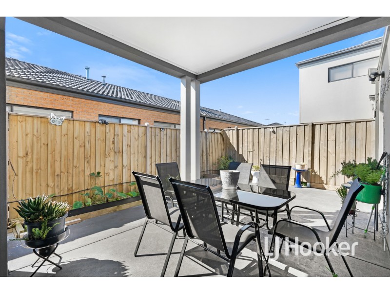 73 Beatrix Circuit, Officer VIC 3809