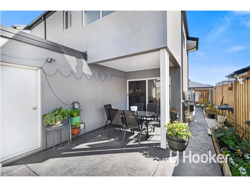 73 Beatrix Circuit, Officer VIC 3809