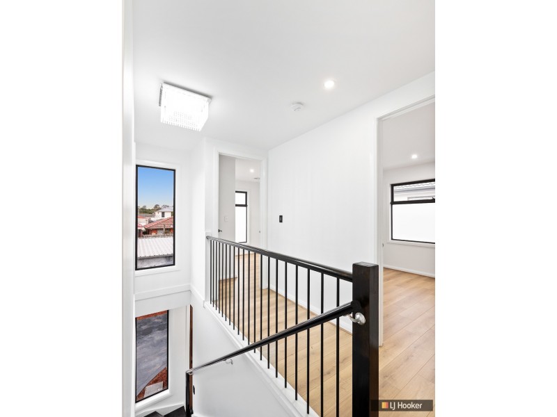 2/12 McLennan Street, Eumemmerring VIC 3177