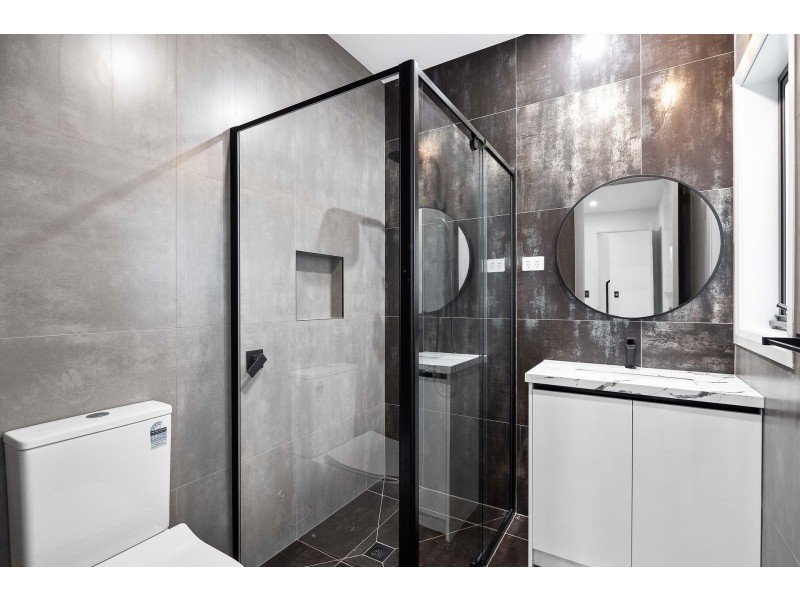 2/12 McLennan Street, Eumemmerring VIC 3177