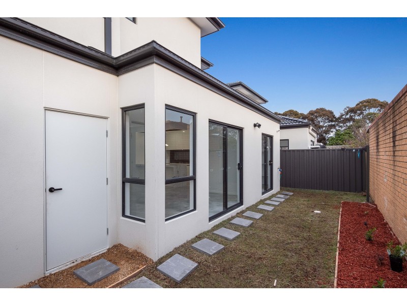 2/12 McLennan Street, Eumemmerring VIC 3177