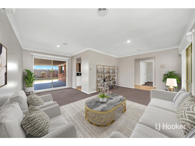 7 Waltham Mews, Cranbourne East VIC 3977