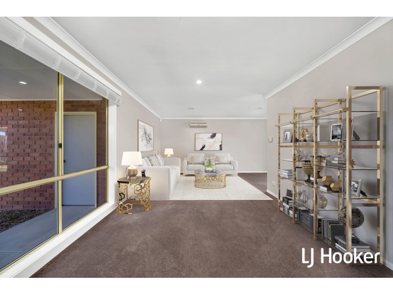 7 Waltham Mews, Cranbourne East VIC 3977