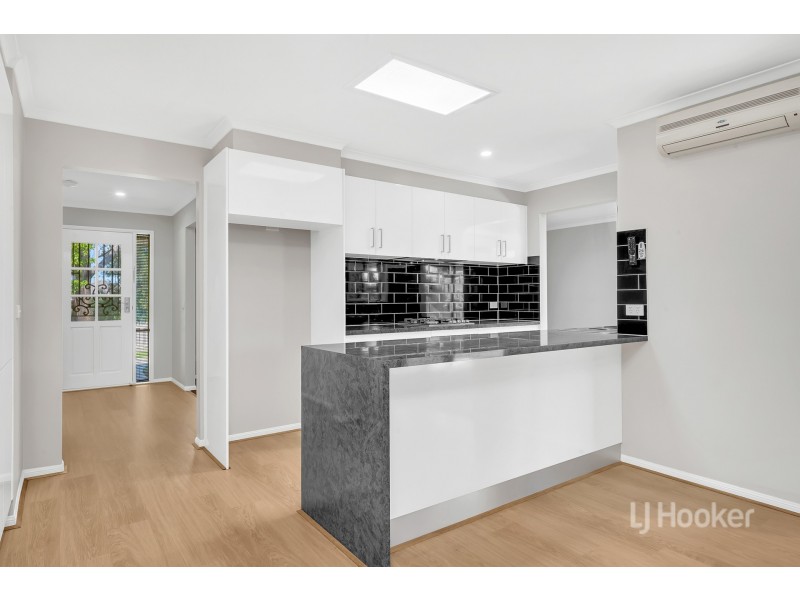 7 Waltham Mews, Cranbourne East VIC 3977