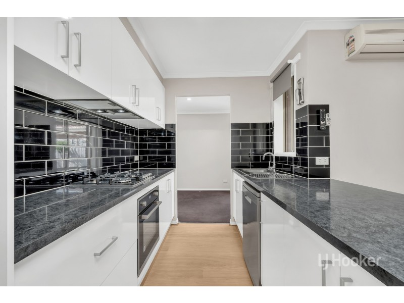 7 Waltham Mews, Cranbourne East VIC 3977