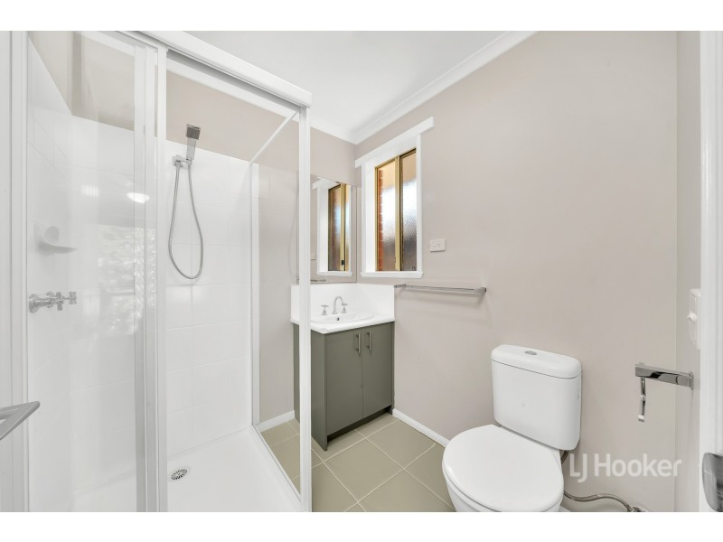 7 Waltham Mews, Cranbourne East VIC 3977