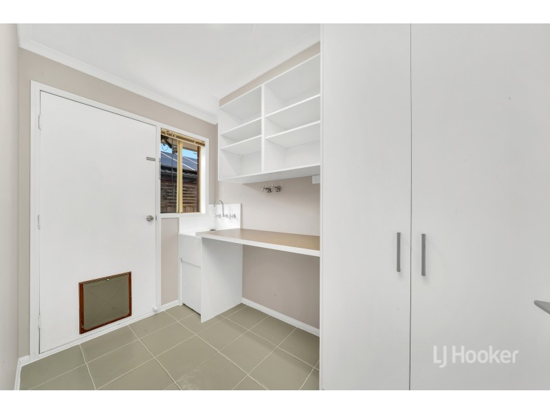 7 Waltham Mews, Cranbourne East VIC 3977