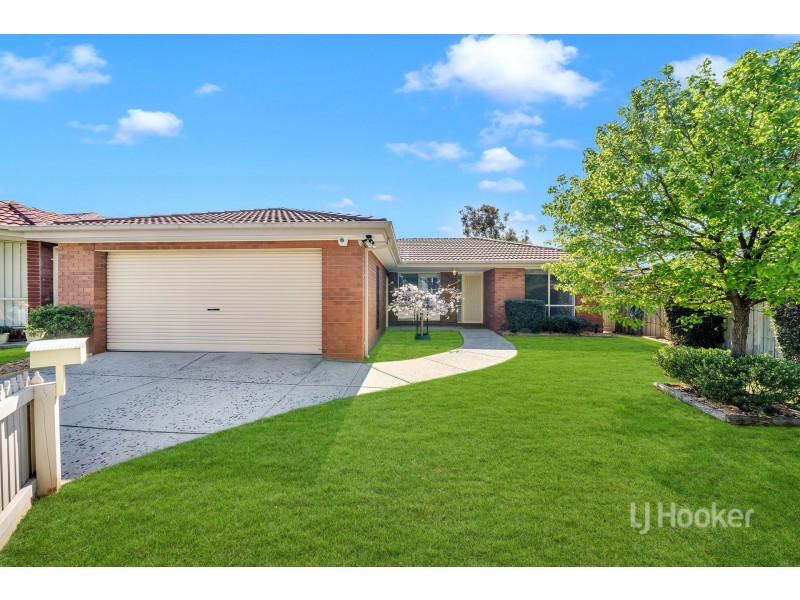 7 Waltham Mews, Cranbourne East VIC 3977