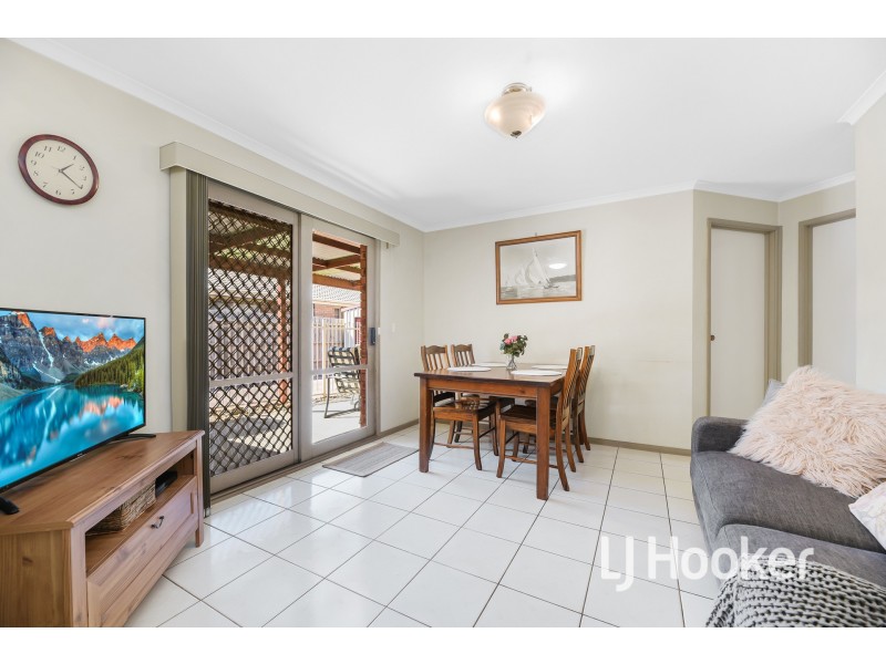 17 Justin Circuit, Hampton Park VIC 3976