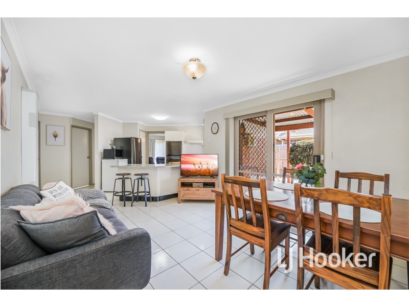 17 Justin Circuit, Hampton Park VIC 3976