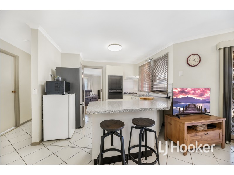 17 Justin Circuit, Hampton Park VIC 3976