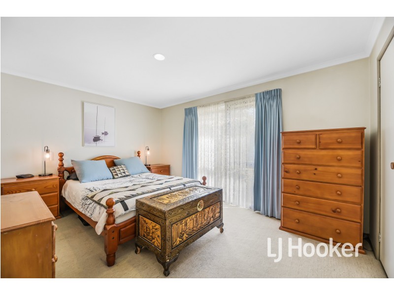 17 Justin Circuit, Hampton Park VIC 3976