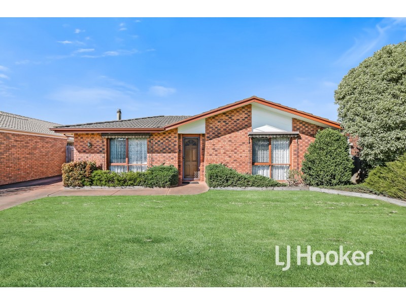 17 Justin Circuit, Hampton Park VIC 3976