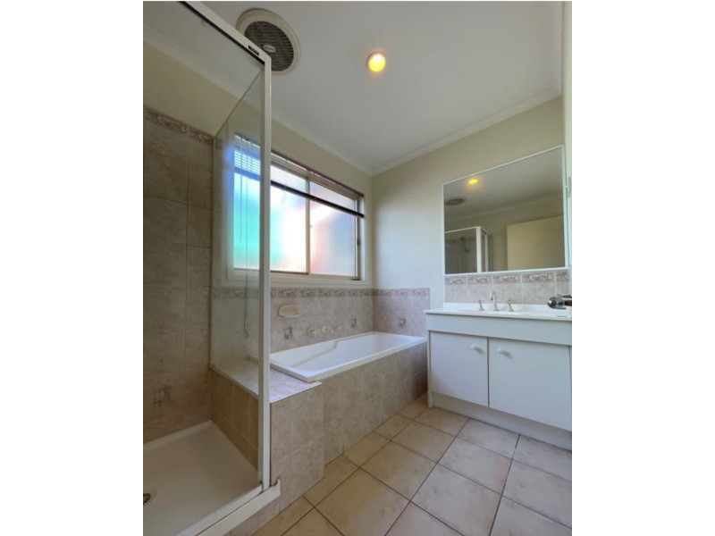 9 Ormond Road, Hampton Park VIC 3976