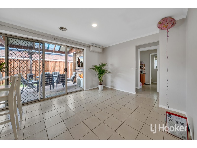 45 Miralie Way, Cranbourne West VIC 3977