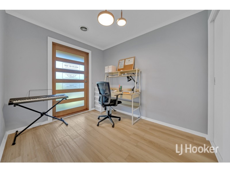 45 Miralie Way, Cranbourne West VIC 3977