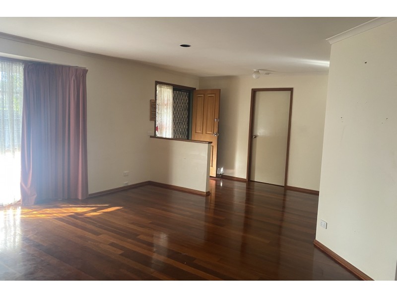 16 Lauren Drive, Hampton Park VIC 3976