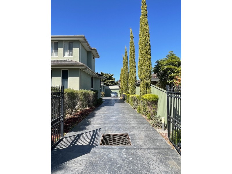 2/36 Roberts Street, Glen Waverley VIC 3150