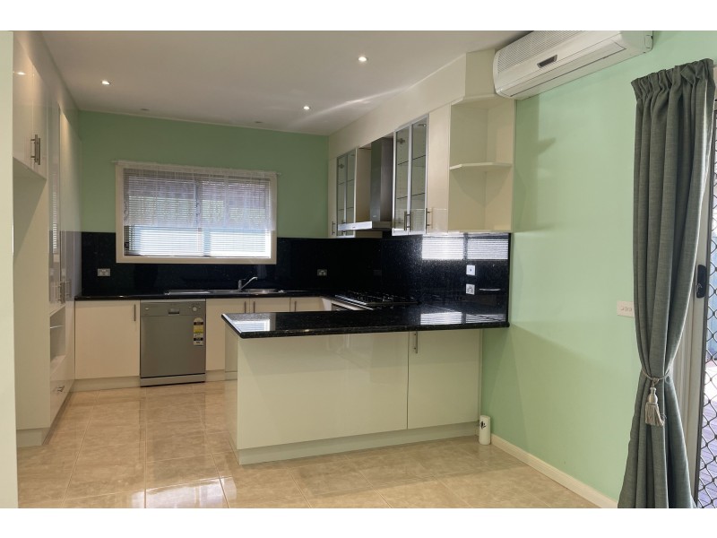 2/36 Roberts Street, Glen Waverley VIC 3150