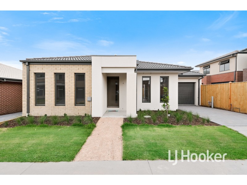 4 Tapas Court, Lynbrook VIC 3975