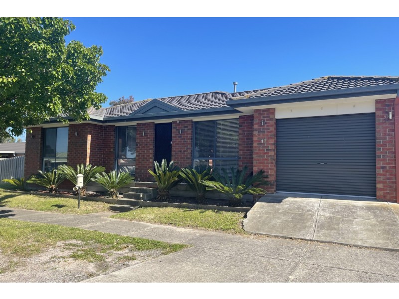 12 The Glade, Hampton Park VIC 3976