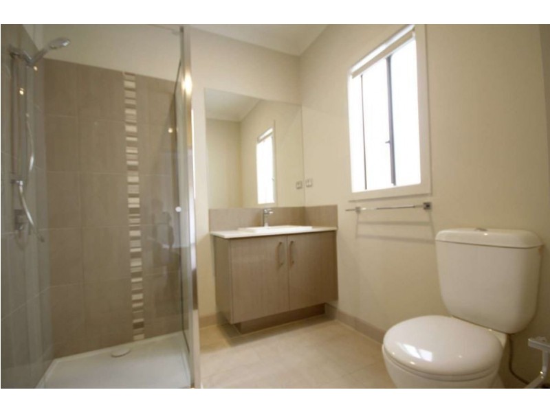 18 Barcelona Avenue, Clyde North VIC 3978