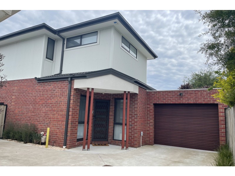 2/13 Green Valley Crescent, Hampton Park VIC 3976