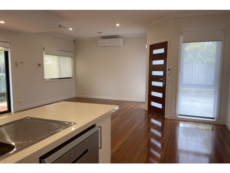 2/13 Green Valley Crescent, Hampton Park VIC 3976