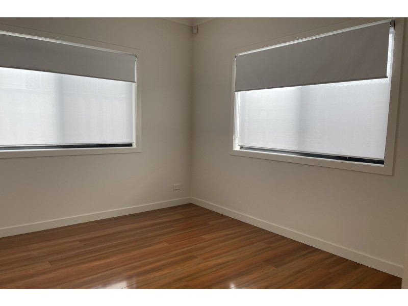 2/13 Green Valley Crescent, Hampton Park VIC 3976