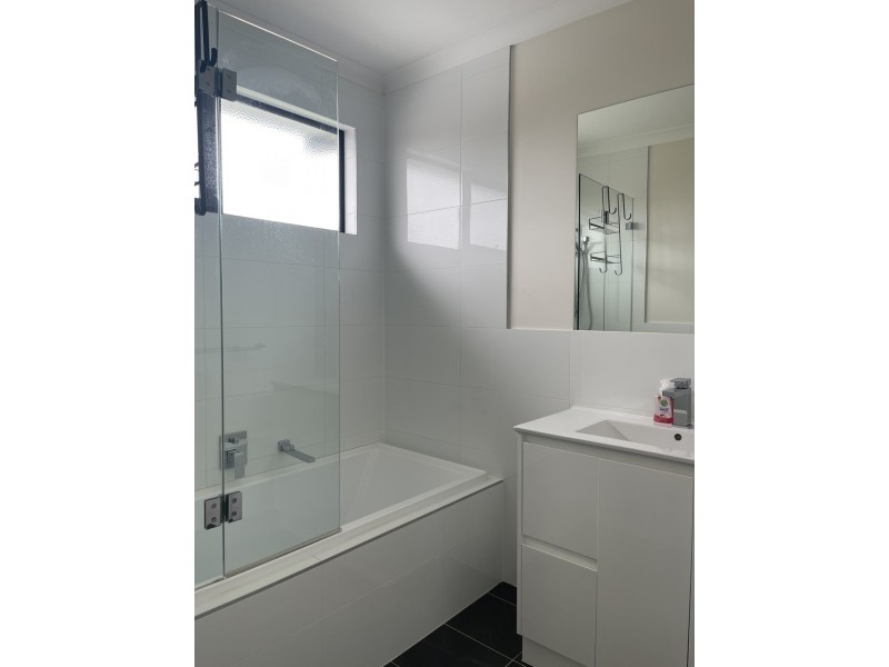 2/13 Green Valley Crescent, Hampton Park VIC 3976