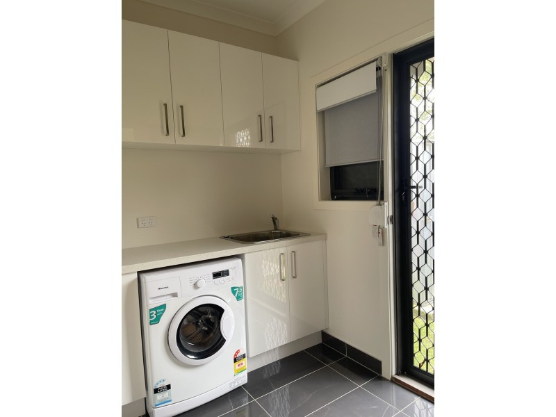 2/13 Green Valley Crescent, Hampton Park VIC 3976