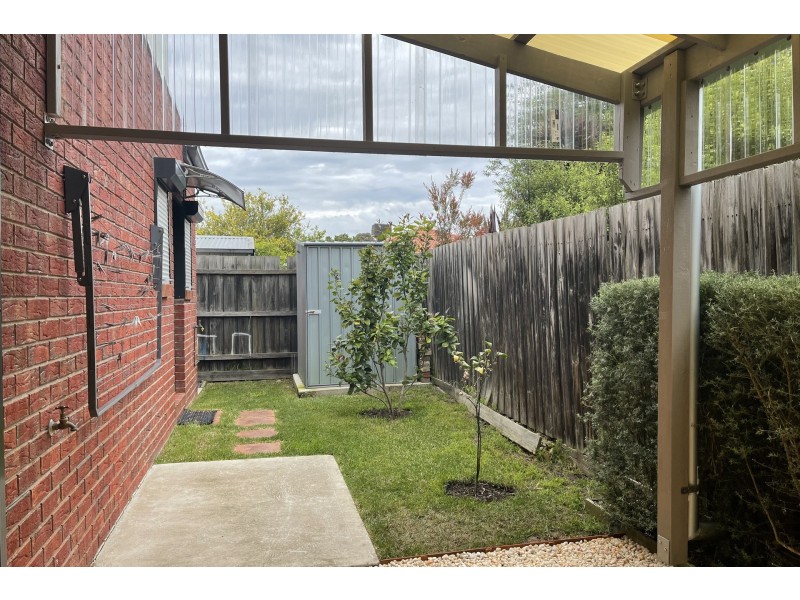 2/13 Green Valley Crescent, Hampton Park VIC 3976