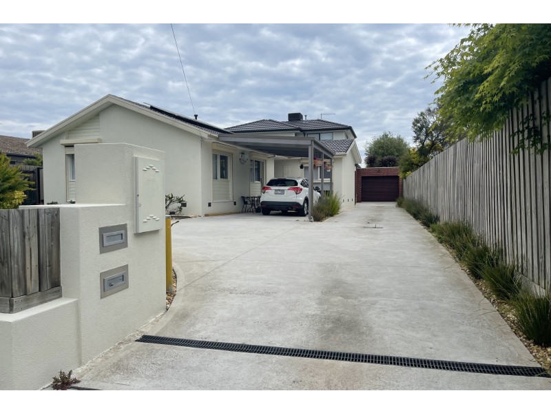 2/13 Green Valley Crescent, Hampton Park VIC 3976