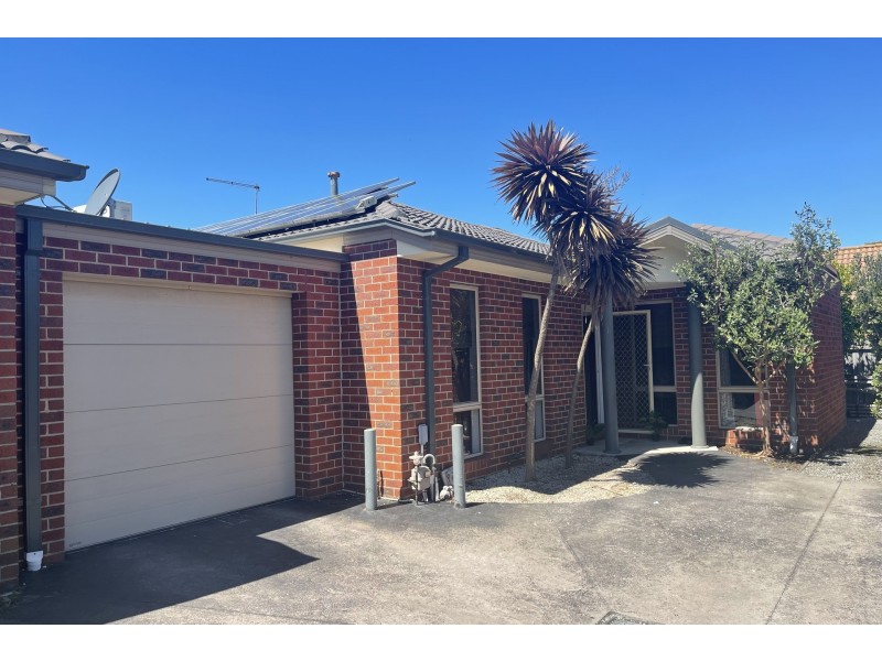 4/112-114 Cairns Road, Hampton Park VIC 3976