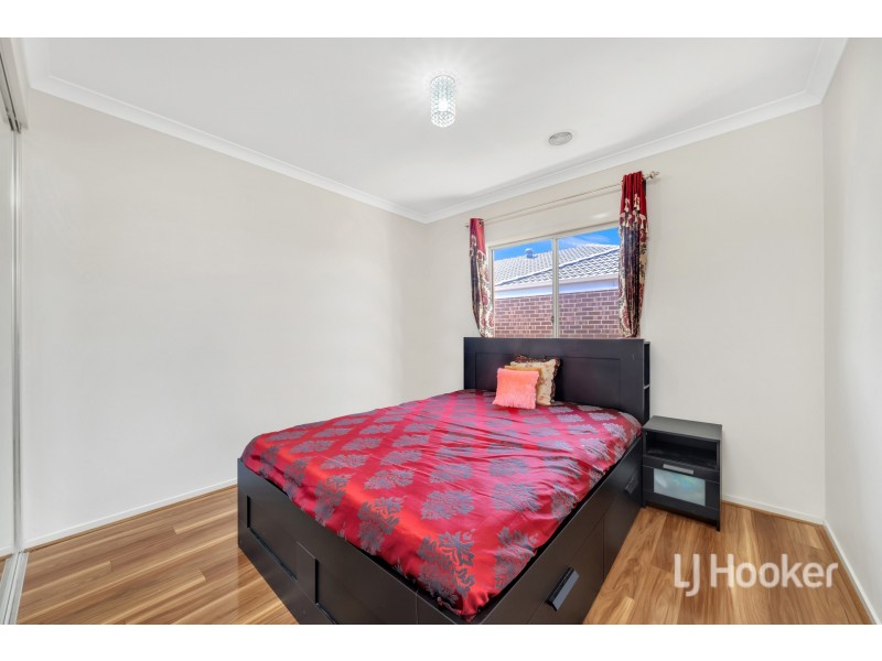 150 Elmslie Drive, Cranbourne East VIC 3977