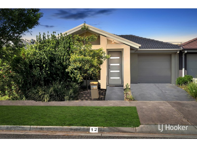 12 Hestia Avenue, Cranbourne West VIC 3977