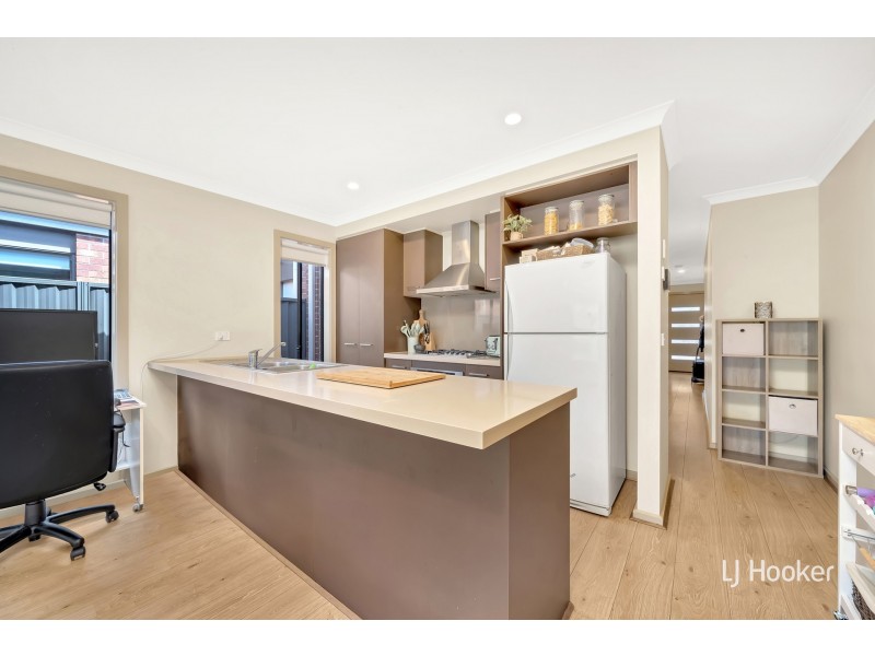 12 Hestia Avenue, Cranbourne West VIC 3977