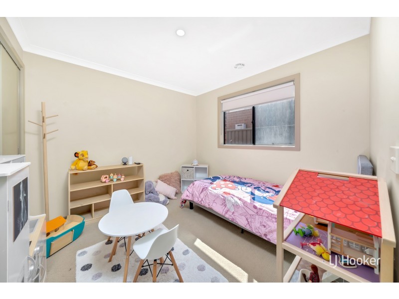 12 Hestia Avenue, Cranbourne West VIC 3977