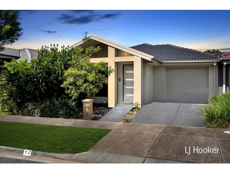 12 Hestia Avenue, Cranbourne West VIC 3977