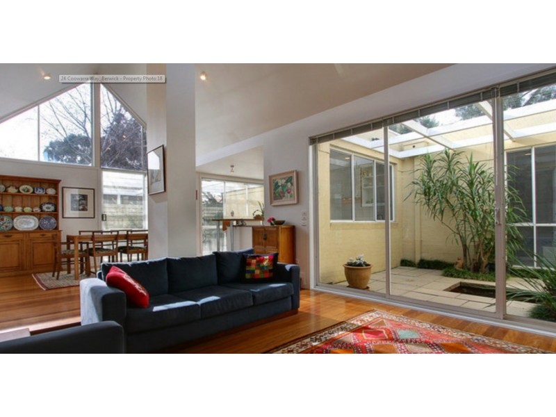 24 Coowarra Way, Berwick VIC 3806