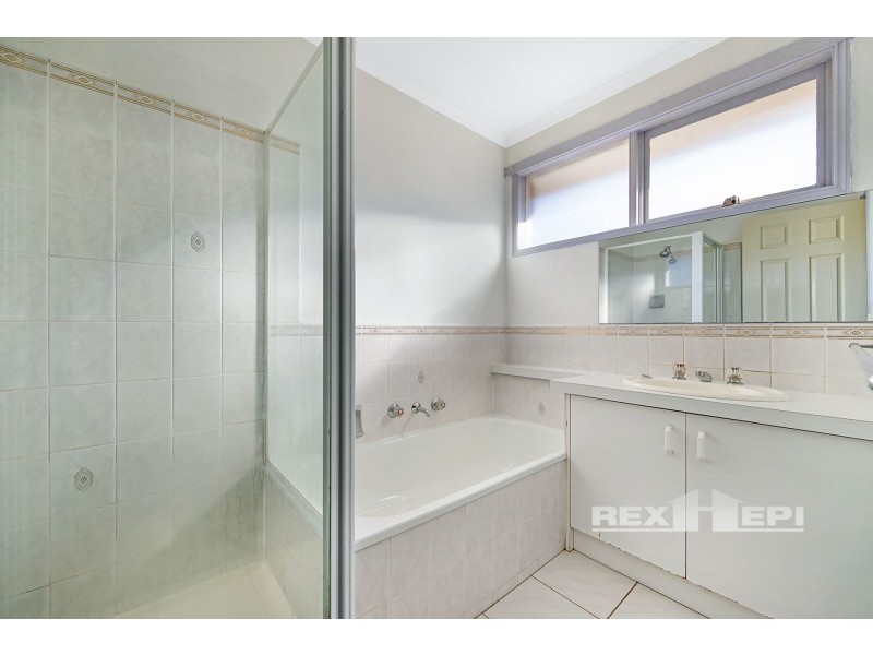 5 Yasmin Court, Hampton Park VIC 3976