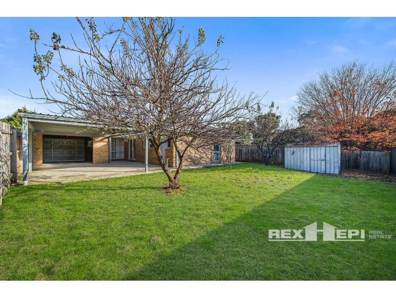 5 Yasmin Court, Hampton Park VIC 3976