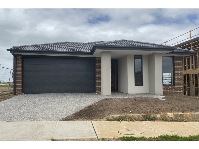 17 Excalibur Street, Berwick VIC 3806