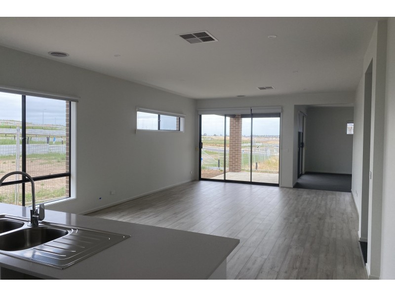 17 Excalibur Street, Berwick VIC 3806