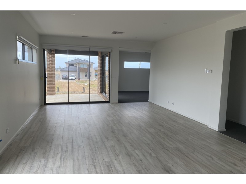 17 Excalibur Street, Berwick VIC 3806