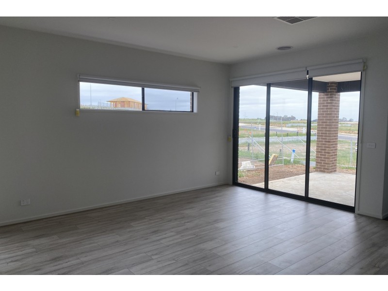 17 Excalibur Street, Berwick VIC 3806