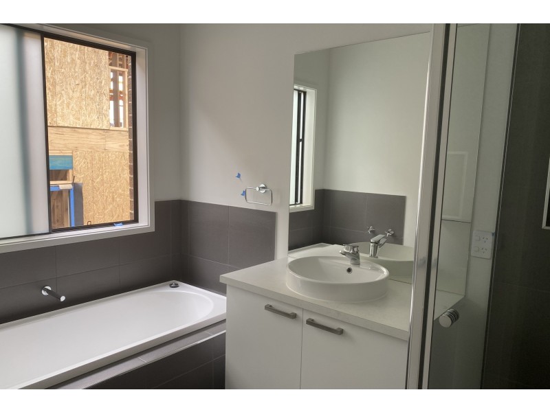 17 Excalibur Street, Berwick VIC 3806