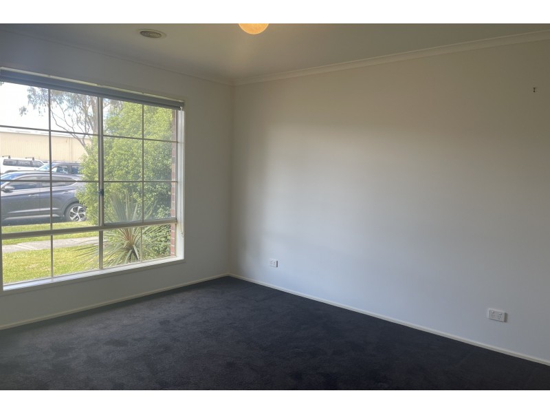 12 Webster Way, Pakenham VIC 3810