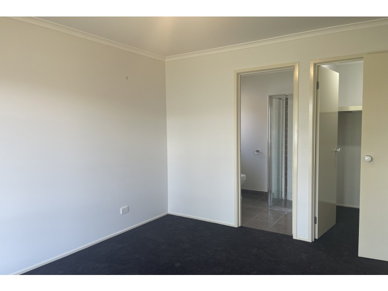 12 Webster Way, Pakenham VIC 3810