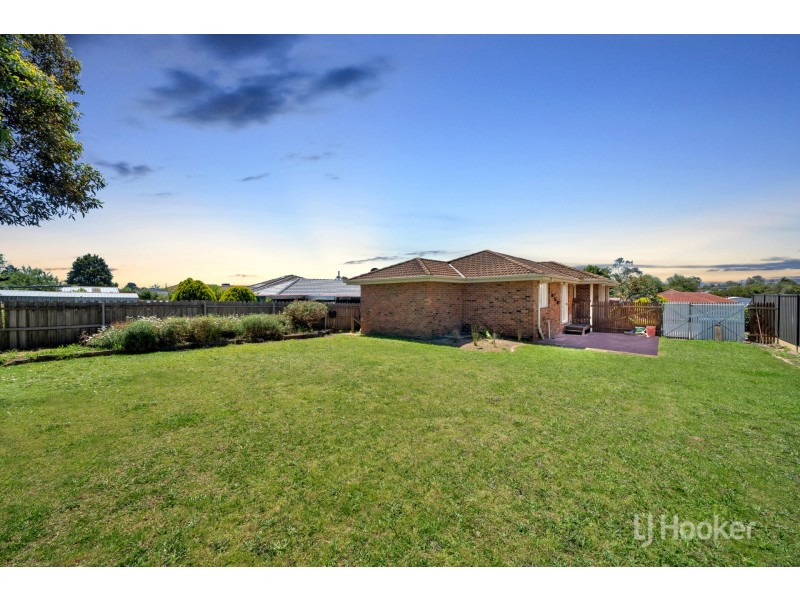 70 Coral Drive, Hampton Park VIC 3976